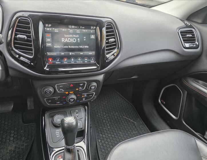 Jeep Compass 15