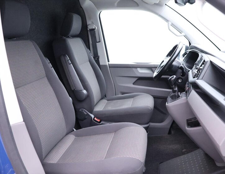 Volkswagen Transporter Skříň 2,0 l 110 kw