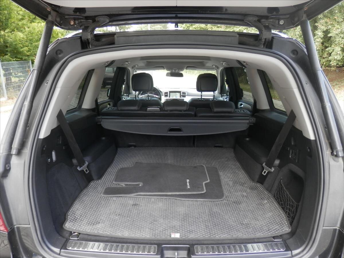 Mercedes-Benz GL SUV / Terénní 4,7 l 320 kw