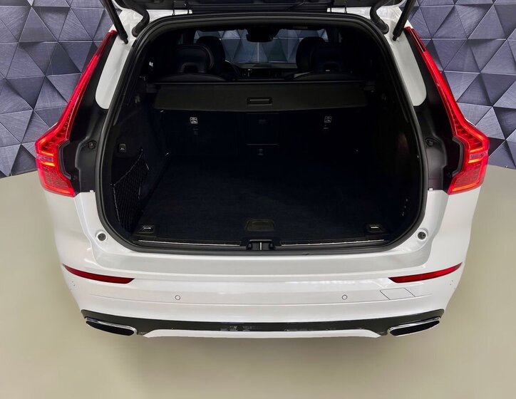 Volvo XC60 SUV / Terénní 2,0 l 288 kw