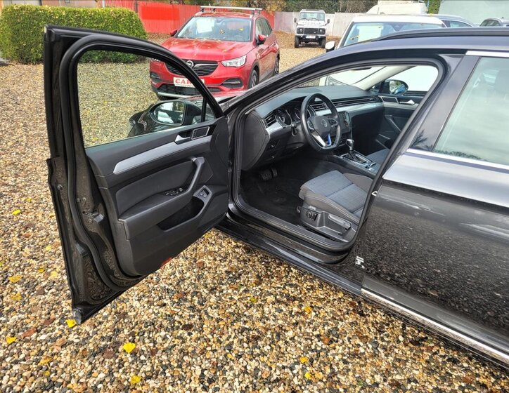 Volkswagen Passat Kombi 1,4 l 160 kw