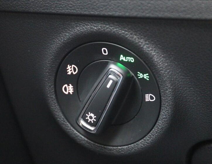 Škoda Karoq Kombi 1,6 l 85 kw