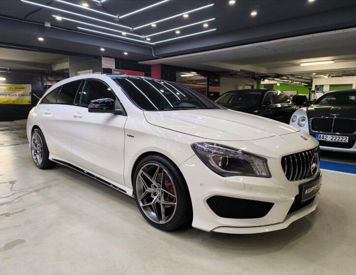 Mercedes-Benz CLA 5