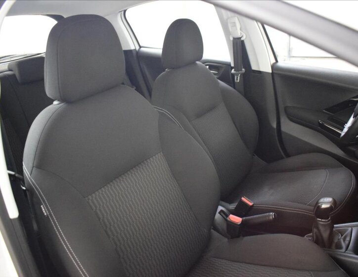 Peugeot 208 Hatchback 1,2 l 60 kw