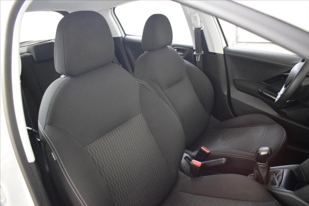 Peugeot 208 Hatchback 1,2 l 60 kw