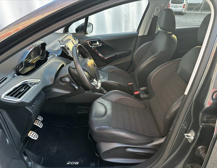 Peugeot 208 Hatchback 1,2 l 81 kw