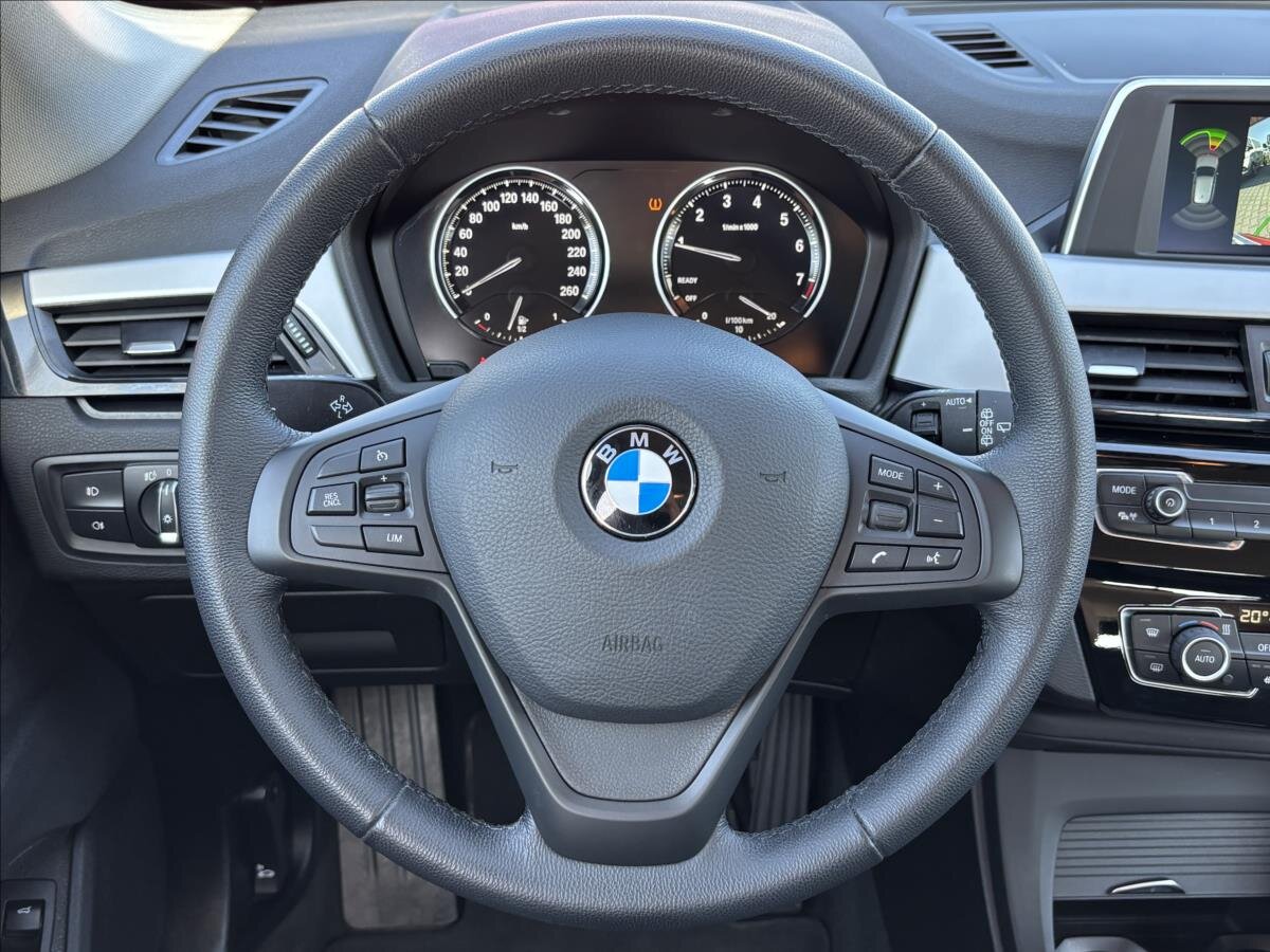 BMW X1 Kombi 1,5 l 100 kw