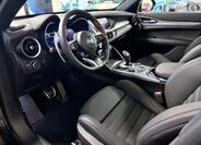 Alfa Romeo Stelvio 7