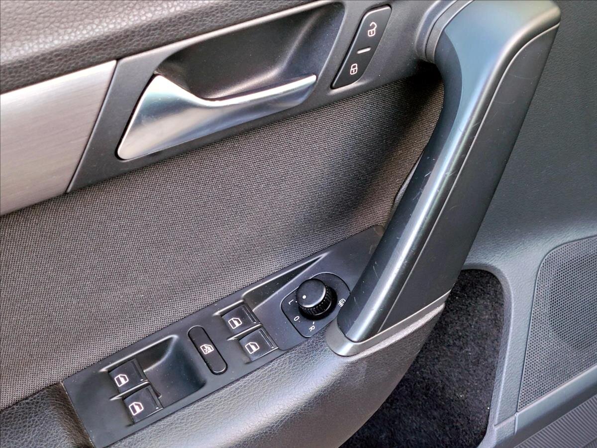 Volkswagen Passat Kombi 1,4 l 90 kw