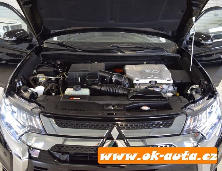 Mitsubishi Outlander SUV 0,0 0