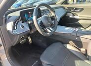 Mercedes-Benz Třídy E 8