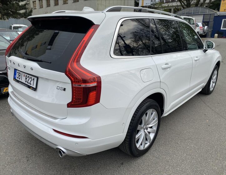Volvo XC90 SUV / Terénní 2,0 l 173 kw