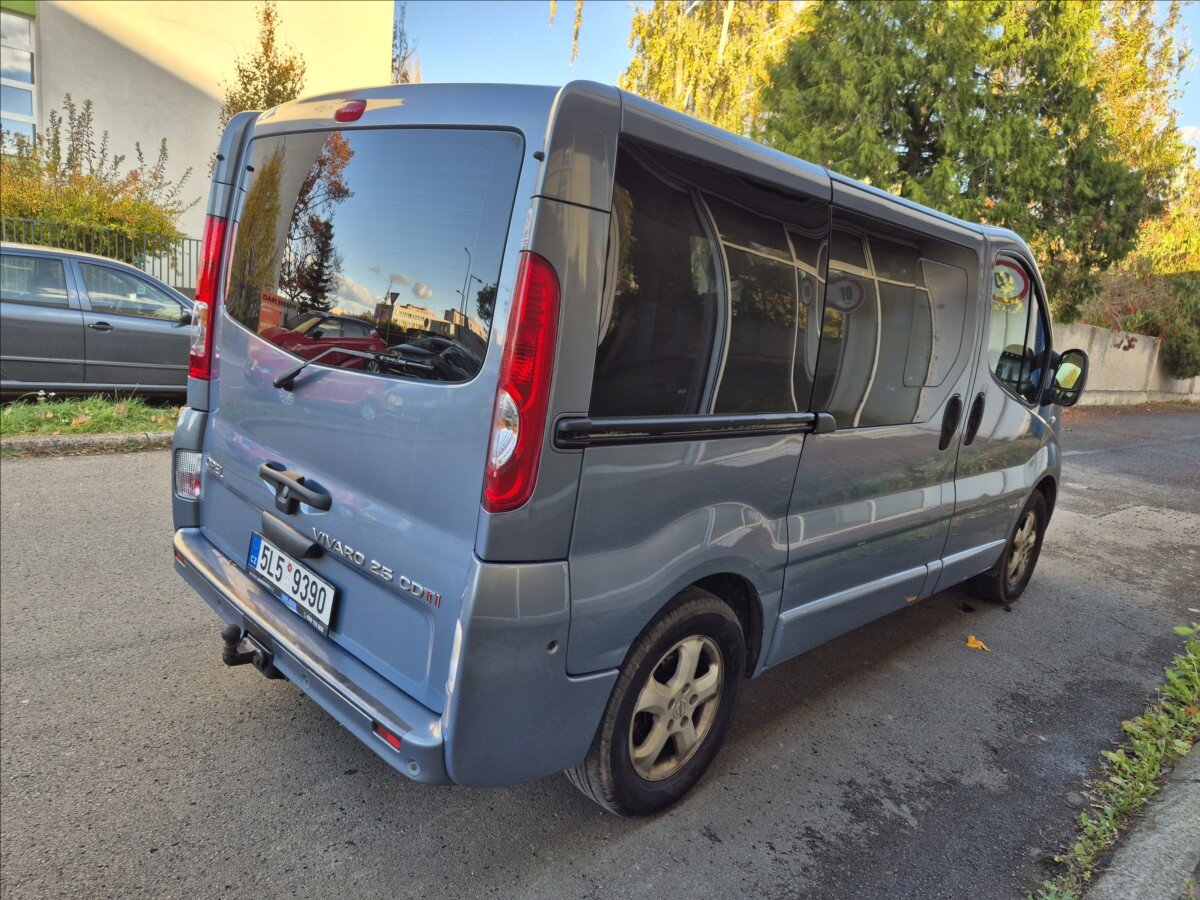 Opel Vivaro Kombi 2,5 l 107 kw