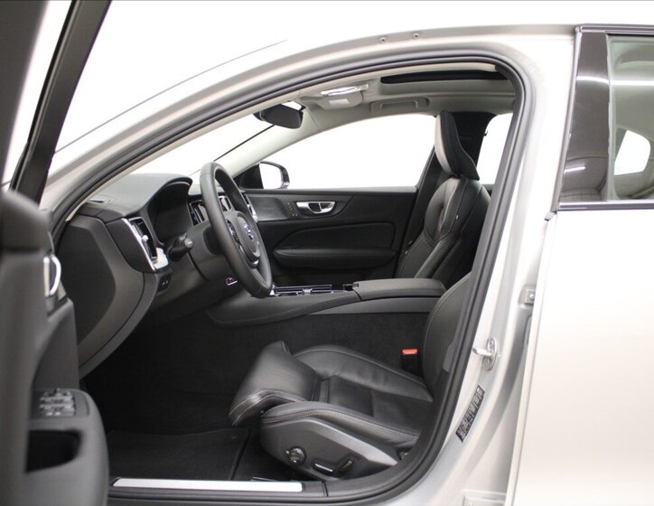 Volvo S60 Sedan / Limuzína 2,0 l 335 kw