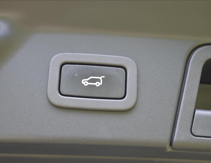 Land Rover Range Rover Velar SUV 3,0 l 221 kw