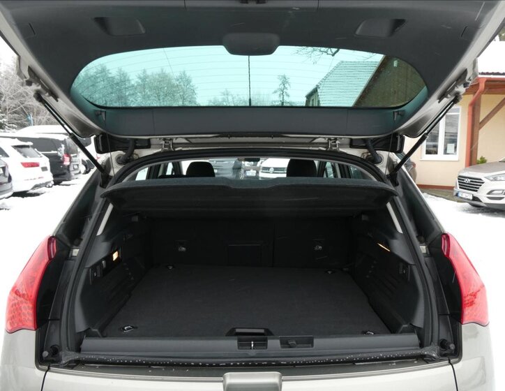 Peugeot 3008 SUV 1,6 l 82 kw