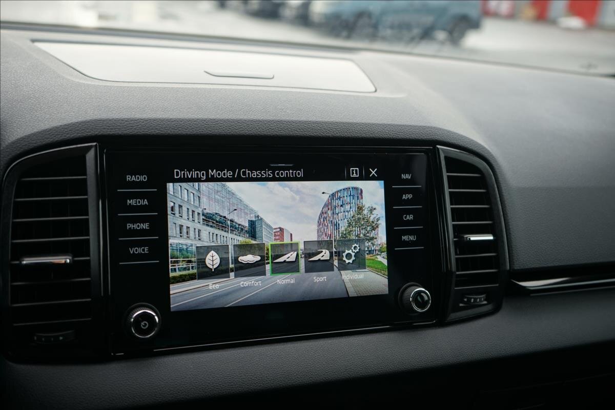 Škoda Karoq SUV / Terénní 1,5 l 110 kw