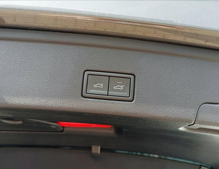 Volkswagen Touareg 8