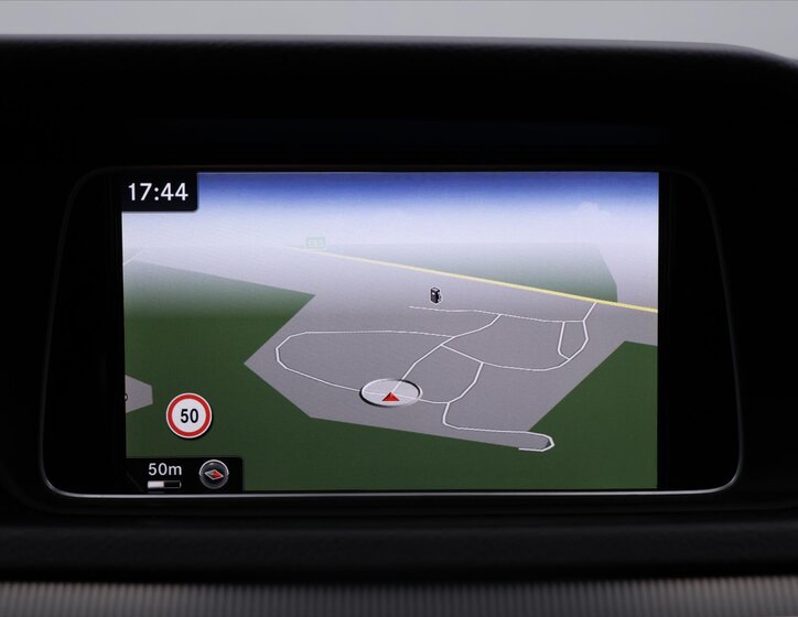 Mercedes-Benz Třídy E 27