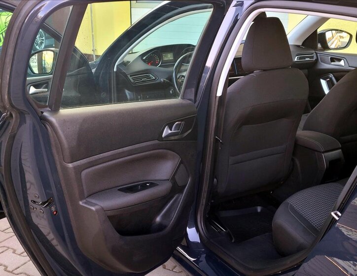 Peugeot 308 Hatchback 1,5 l 75 kw