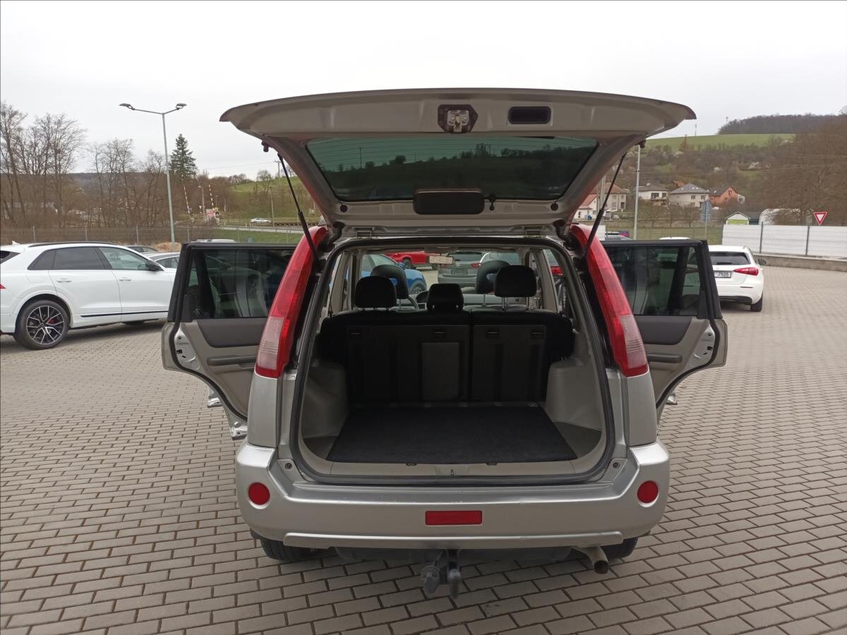 Nissan X-Trail SUV / Terénní 2,5 l 121 kw