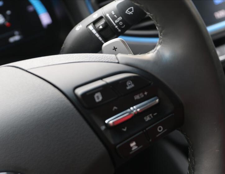 Hyundai IONIQ 31
