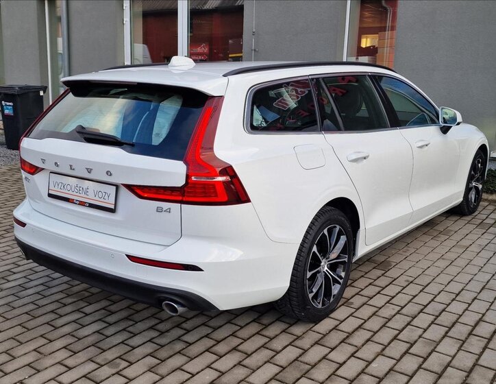 Volvo V60 Kombi 2,0 l 145 kw
