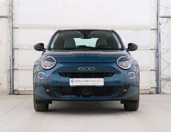 Fiat 600 Hatchback 1,2 l 100 kw