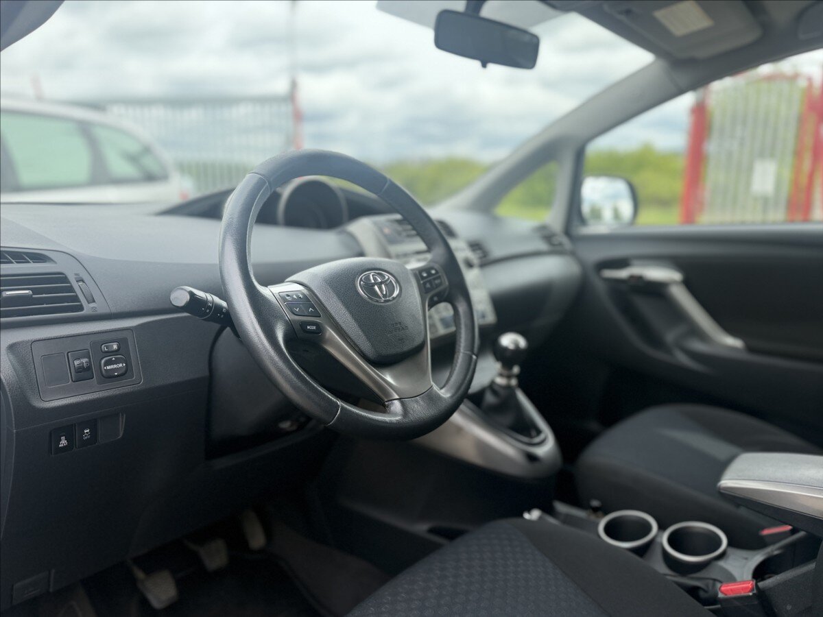 Toyota Verso Kombi 2,0 l 93 kw