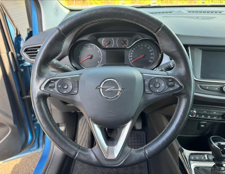 Opel Crossland SUV / Terénní 1,2 l 81 kw