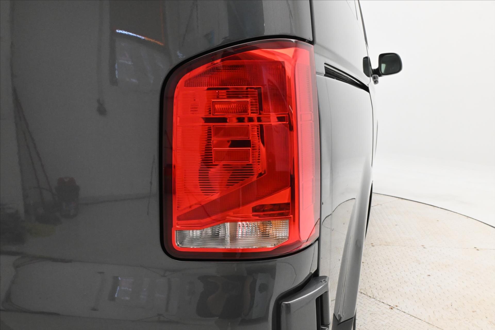 Volkswagen Transporter Skříň 2,0 l 110 kw