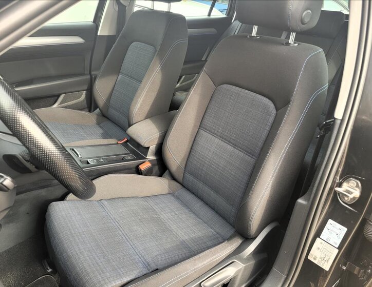 Volkswagen Passat Kombi 1,4 l 160 kw