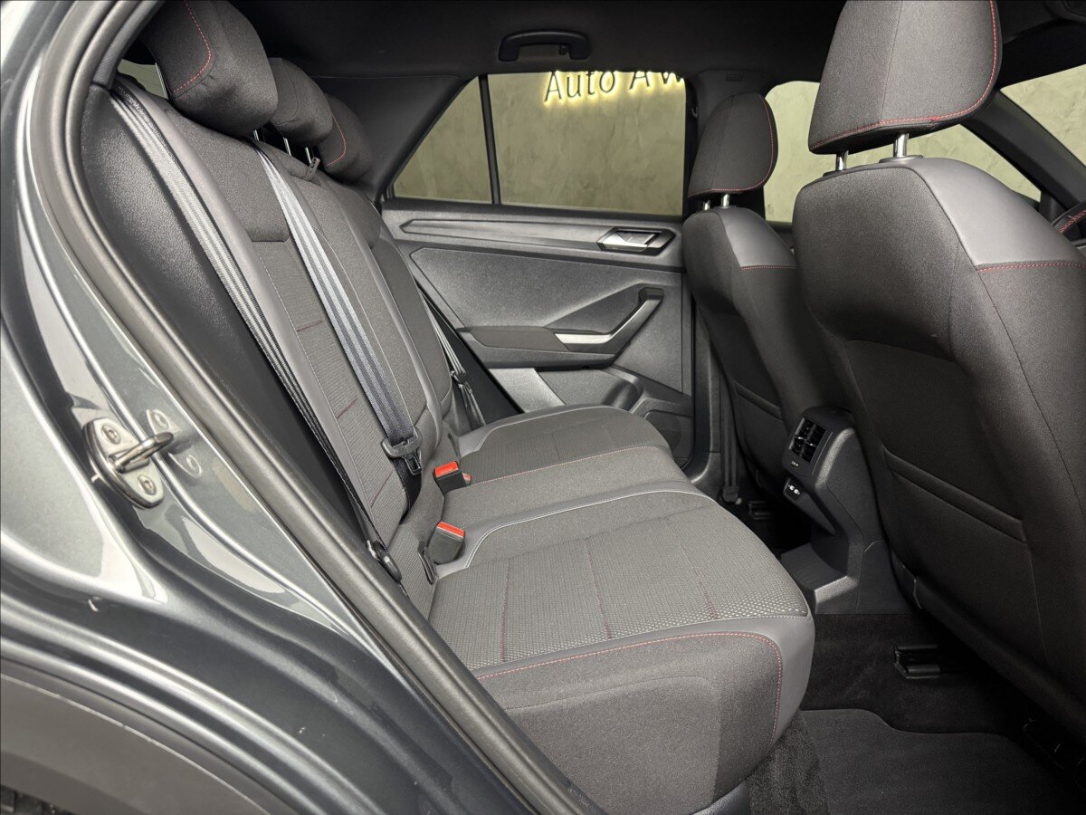 Volkswagen T-Roc SUV / Terénní 1,5 l 110 kw