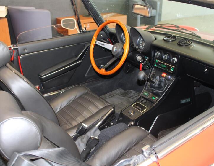 Alfa Romeo Spider 16