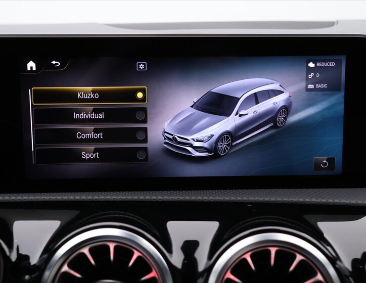 Mercedes-Benz CLA Kombi 2,0 l 225 kw