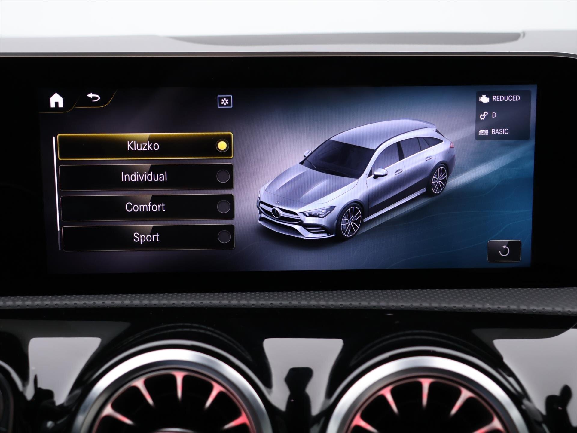 Mercedes-Benz CLA Kombi 2,0 l 225 kw