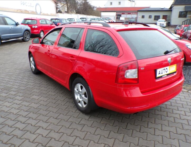 Škoda Octavia Kombi 2,0 l 103 kw