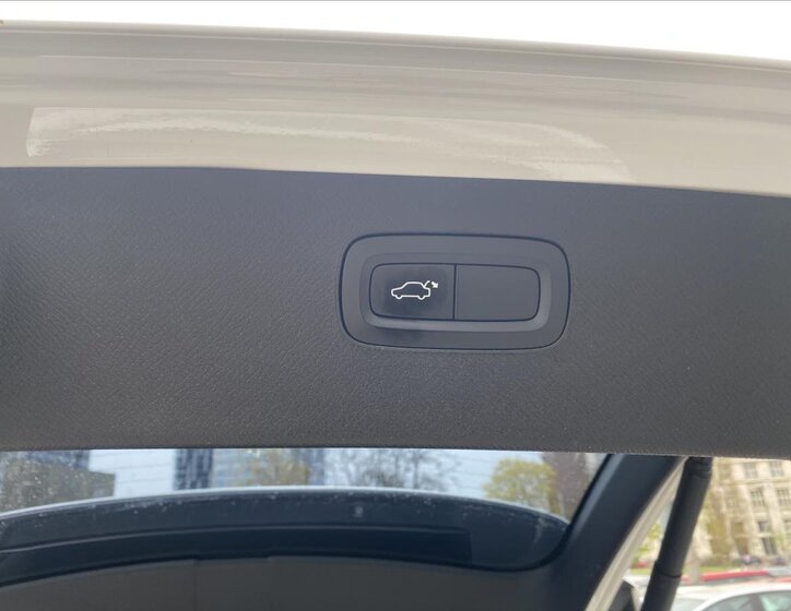 Volvo XC90 SUV / Terénní 2,0 l 173 kw