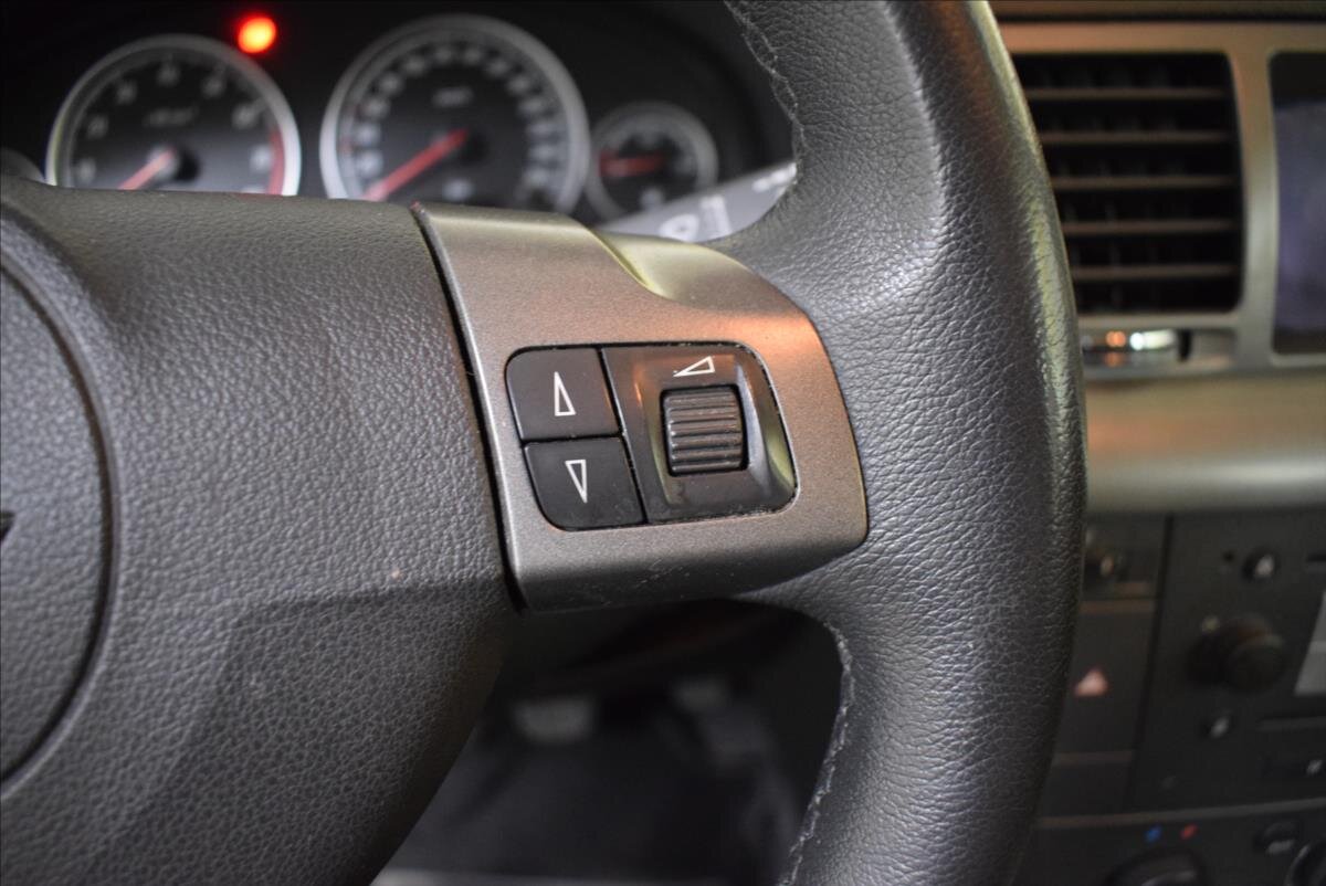 Opel Vectra Liftback 1,8 l 103 kw