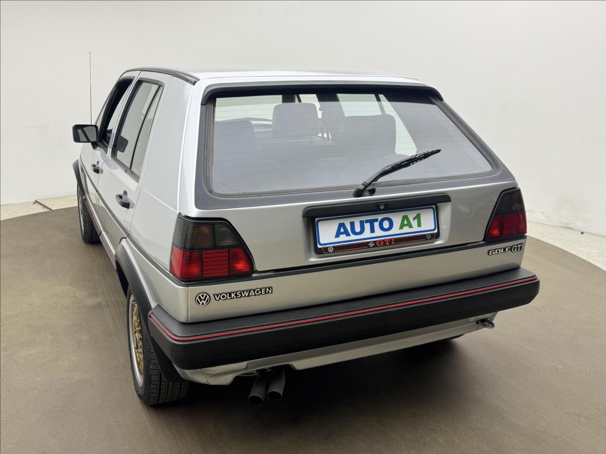 Volkswagen Golf Sedan / Limuzína 1,8 l 79 kw