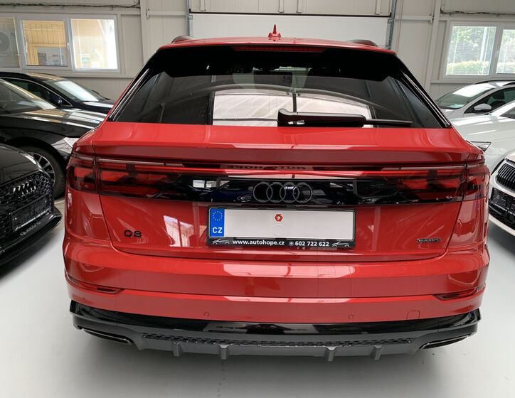 Audi Q8 5