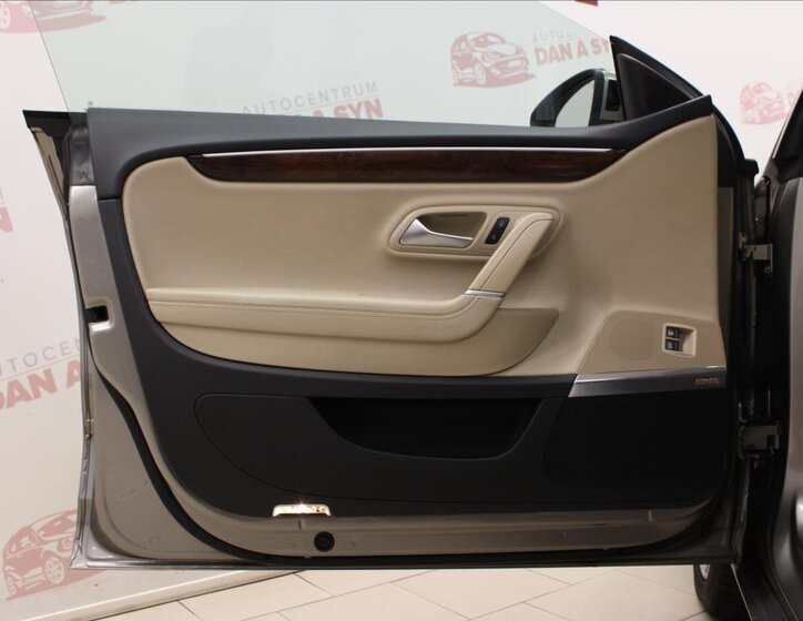 Volkswagen CC Sedan 3,6 l 220 kw