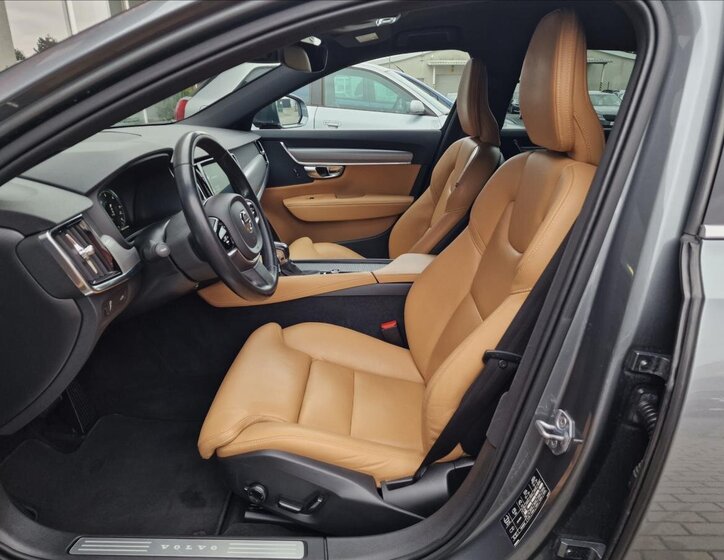 Volvo V90 Kombi 2,0 l 173 kw