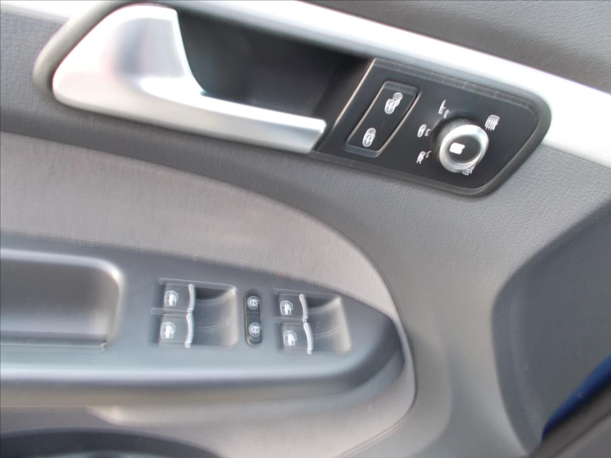 Volkswagen Touran MPV 1,6 l 77 kw