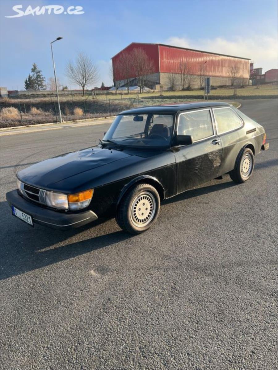 Saab 900