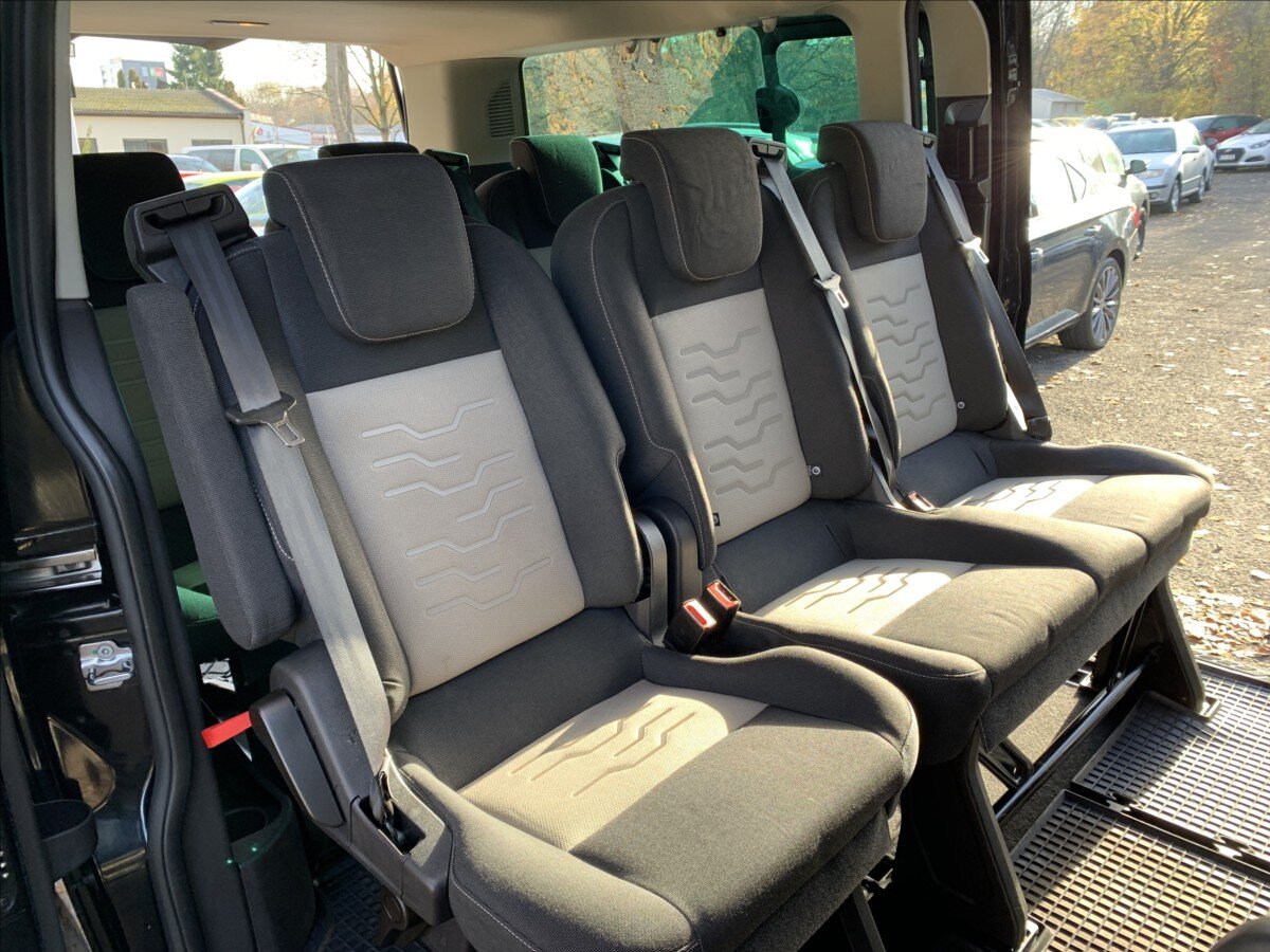 Ford Tourneo Custom VAN / Minibus 2,0 l 125 kw