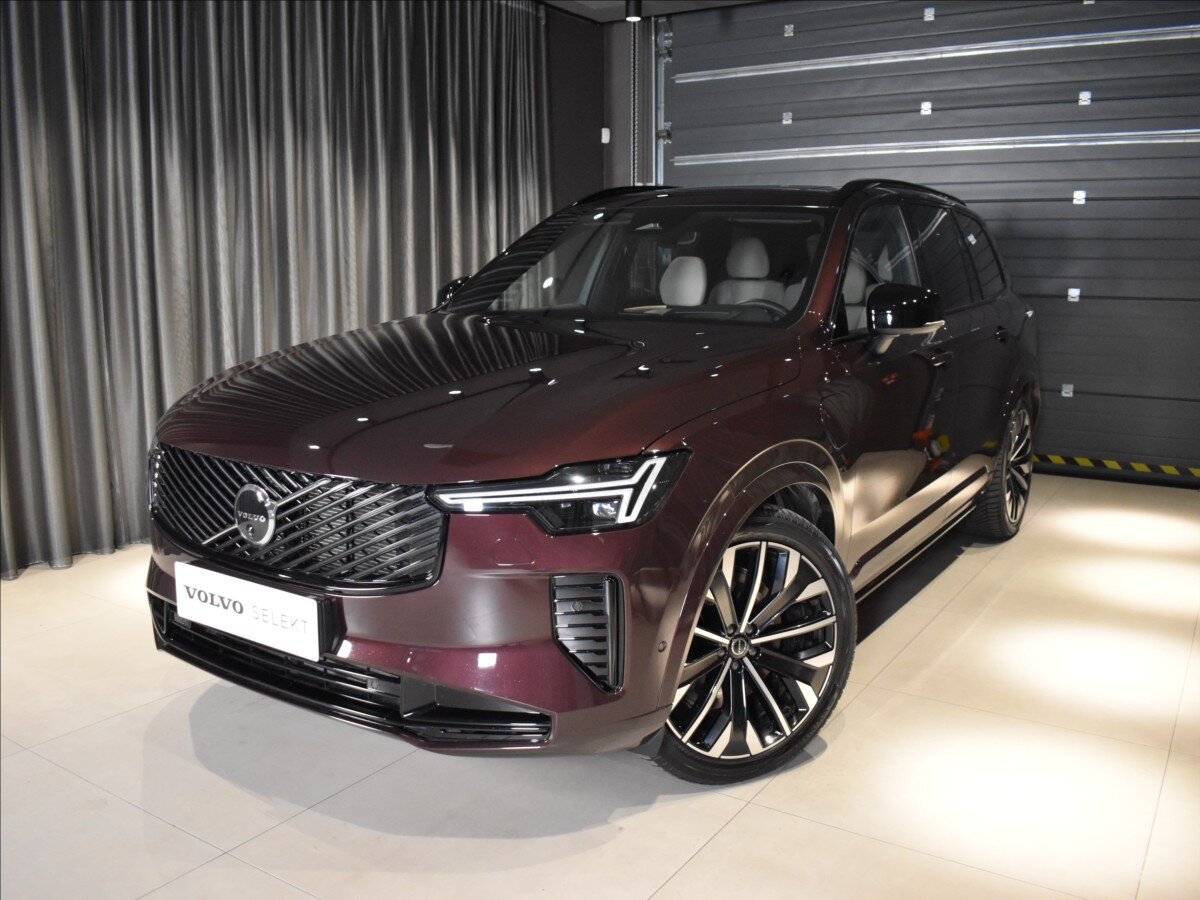 Volvo XC90 SUV / Terénní 2,0 l 335 kw