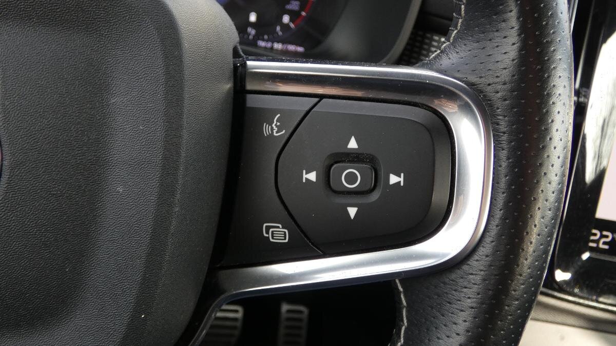 Volvo XC40 SUV / Terénní 2,0 l 145 kw