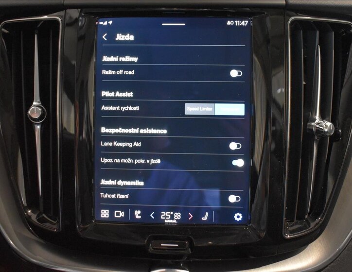 Volvo XC60 SUV / Terénní 2,0 l 145 kw