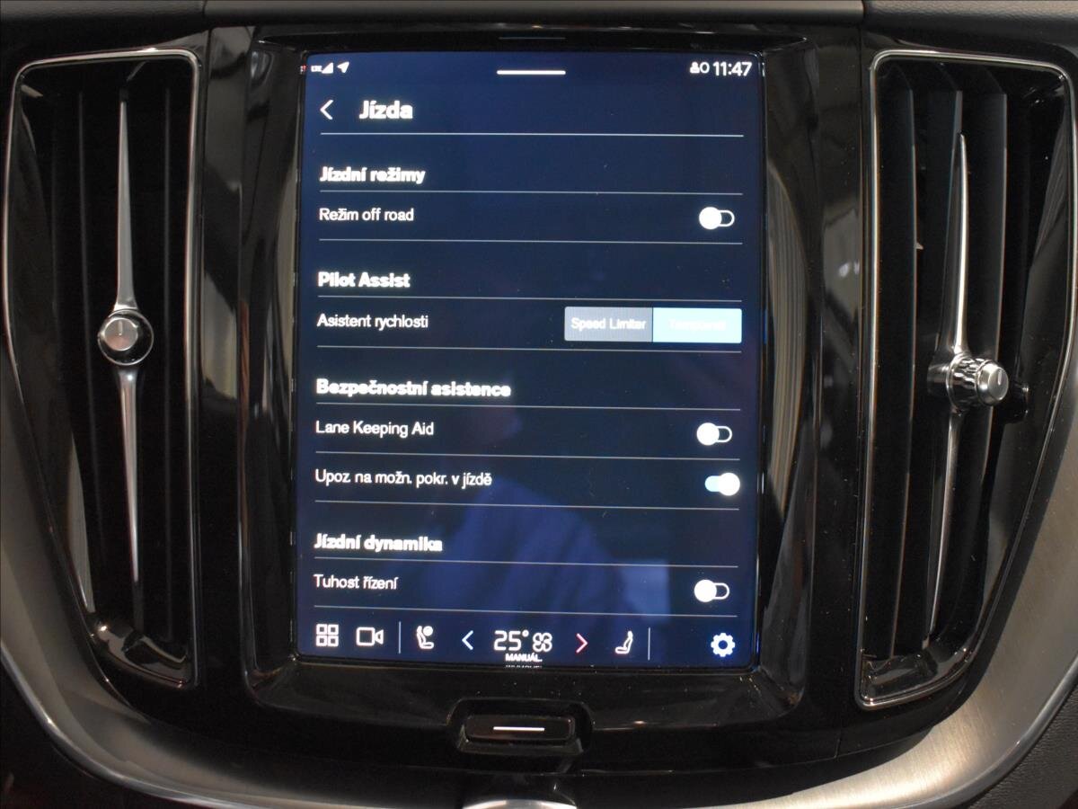 Volvo XC60 SUV / Terénní 2,0 l 145 kw